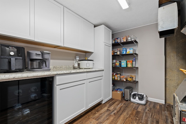 6891 E Hopewell Rd, Avilla, IN 46710 - pantry featuring wine cooler