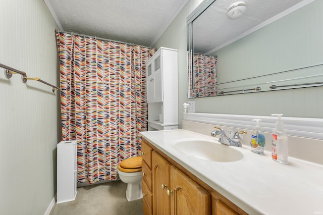 bathroom featuring crown molding, a textured ceiling, vanity, a shower with curtain, and toilet
