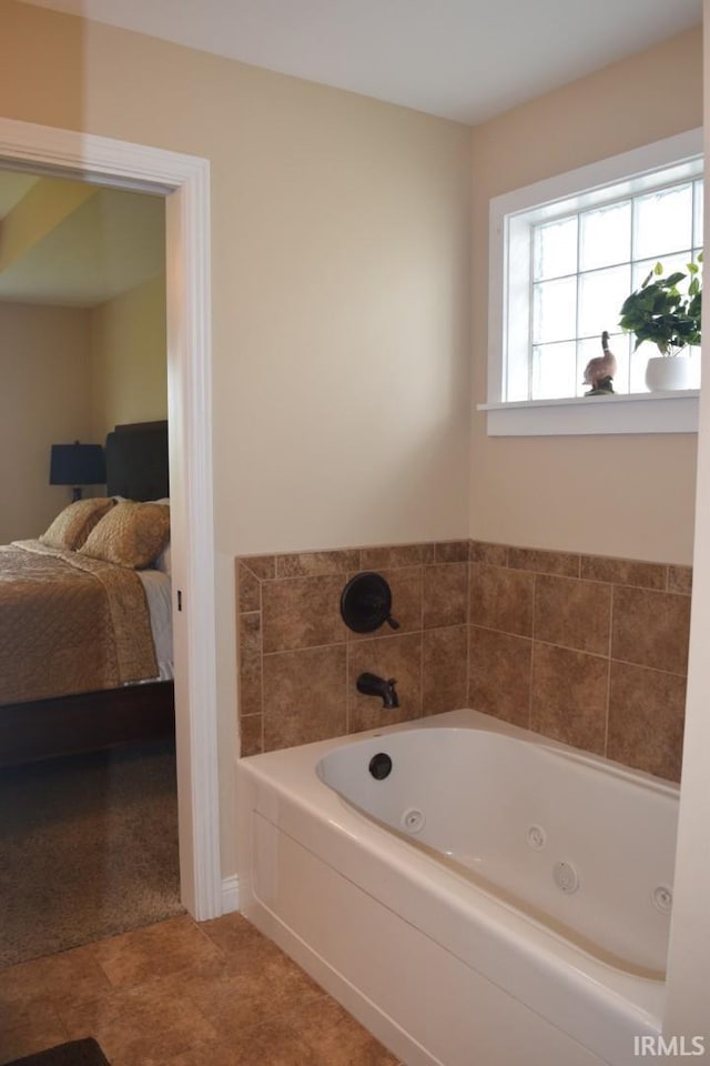 3201 Helmsford Ct, Evansville, IN 47715 - full bath featuring ensuite bathroom and a jetted tub