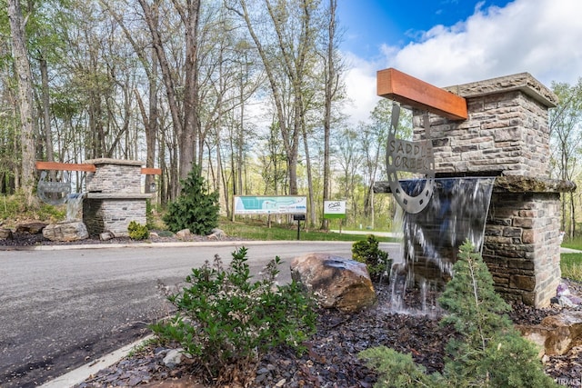 1033 Triple Crown Dr, Evansville, IN 47725 - details featuring stone siding