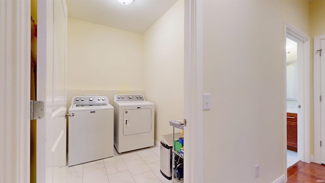 3512 Forestdale Dr, Newburgh, IN 47630 - laundry area featuring washer and dryer and laundry area