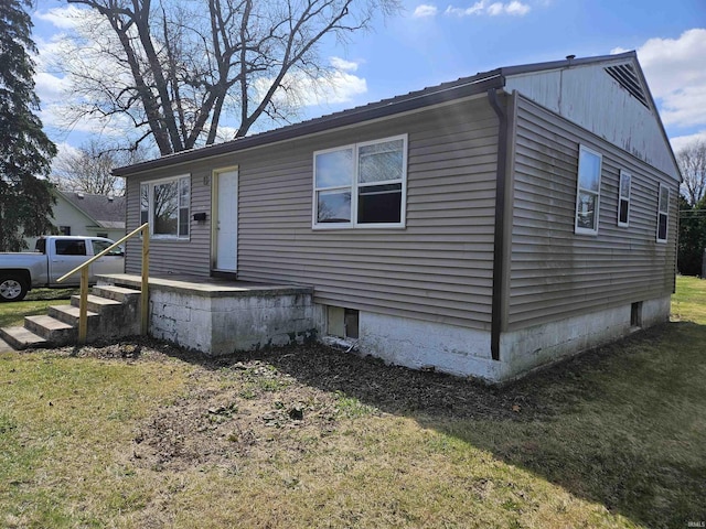 view of front of house with a front yard
