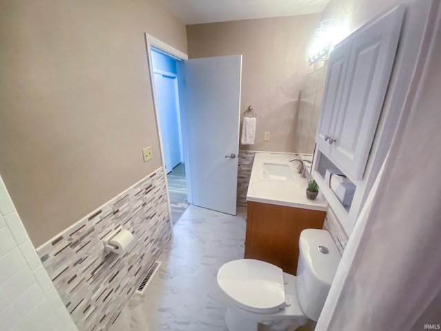 4405 Parkwood Dr, Kokomo, IN 46901 - bathroom with toilet and vanity