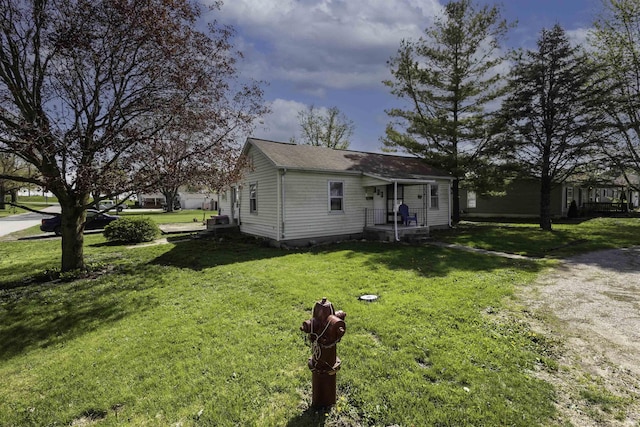 121 E Water St, Linden, IN 47955 - bungalow featuring a front yard