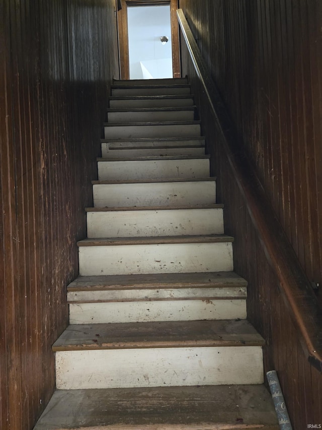 1225 Main St, Vincennes, IN 47591 - staircase with wooden walls