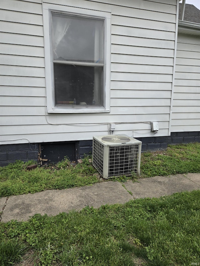 1225 Main St, Vincennes, IN 47591 - exterior details featuring central AC