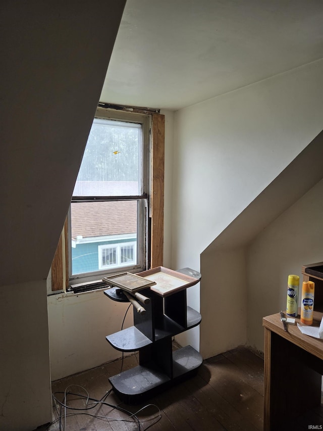 1225 Main St, Vincennes, IN 47591 - bonus room with wood-type flooring