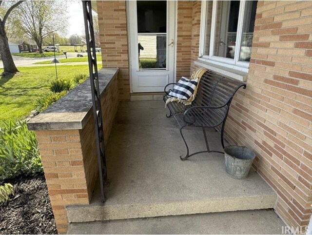 540 Fairfield Dr, Wabash, IN 46992 - view of patio
