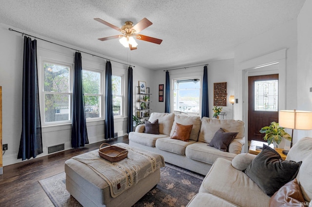 106 13th St, Winona Lake, IN 46590