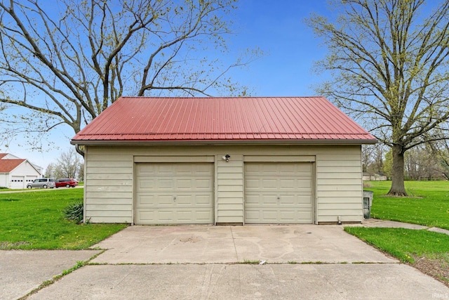 view of detached garage