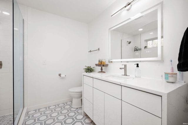 13440 N Summerhill Dr, Albany, IN 47320 - full bath featuring toilet, baseboards, tiled shower, and vanity