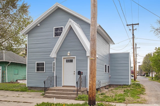 view of front of property
