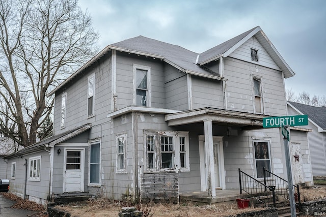view of front of property