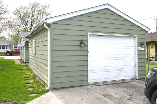 view of detached garage