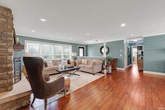 119 Southridge Dr, Fort Wayne, IN 46825 - living room featuring baseboards, recessed lighting, and wood finished floors