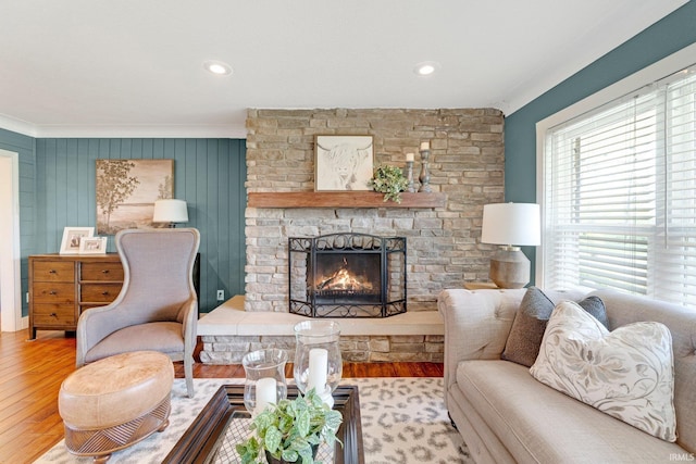 119 Southridge Dr, Fort Wayne, IN 46825 - living area with crown molding, a fireplace, recessed lighting, and wood finished floors