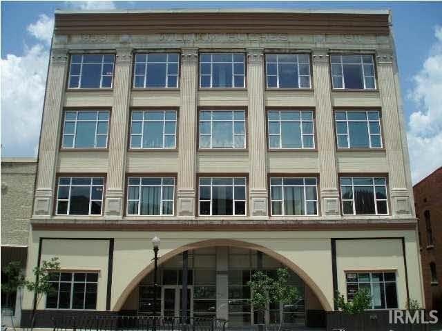 view of building exterior