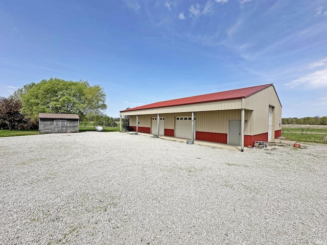 view of detached garage