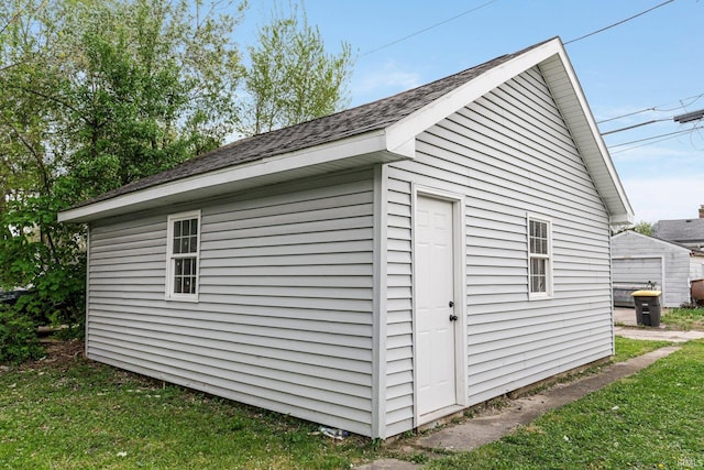 2922 Plaza Dr, Fort Wayne, IN 46806 - view of outdoor structure with an outdoor structure