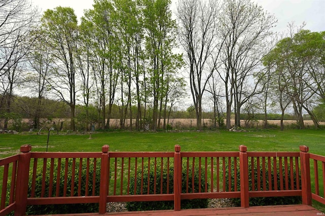 800 E Oak View Est, Winamac, IN 46996 - view of yard
