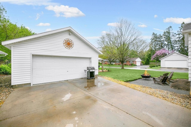 view of detached garage