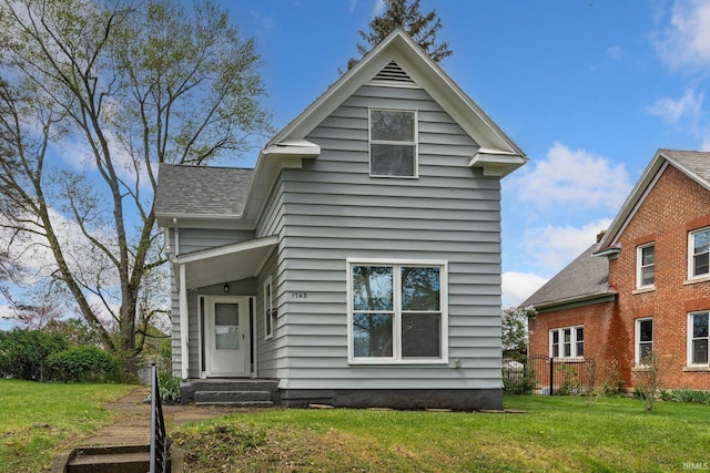 1743 Franklin Ave, Fort Wayne, IN 46808 - view of front of property with roof with shingles and a front yard