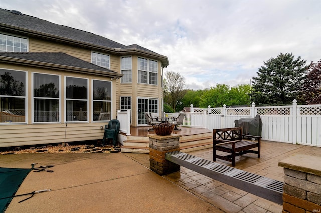 68106 Telegraph Ct, Lakeville, IN 46536 - view of patio featuring fence