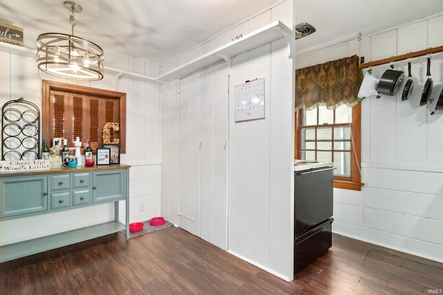 1901 Keck Ave, Evansville, IN 47711 - interior space featuring dark wood finished floors