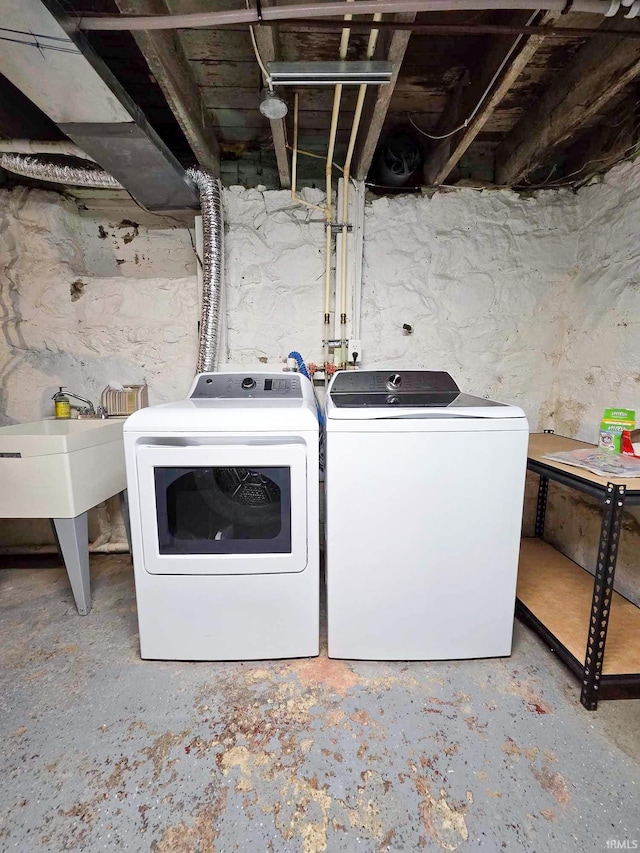 1106 E 5th St, Fowler, IN 47944 - washroom with independent washer and dryer and laundry area