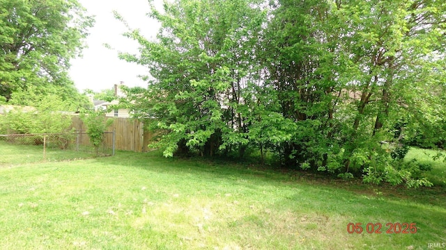 4214 Hunters Trce, Evansville, IN 47715 - view of yard with fence