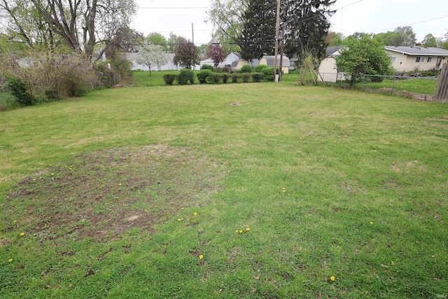 1421 E Ireland Rd, South Bend, IN 46614 - view of yard featuring fence