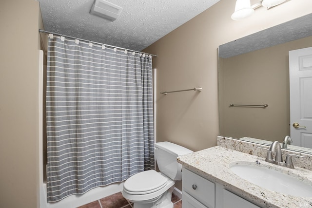 full bath featuring a textured ceiling, visible vents, vanity, toilet, and shower / bath combo with shower curtain