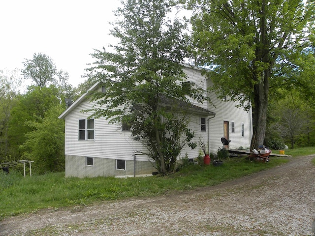 8207 Lehman Rd, Worthington, IN 47471 - view of side of home