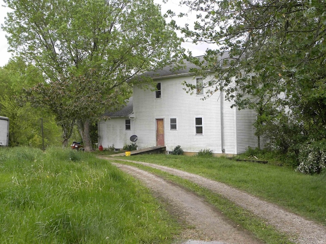 8207 Lehman Rd, Worthington, IN 47471 - view of front of property featuring dirt driveway