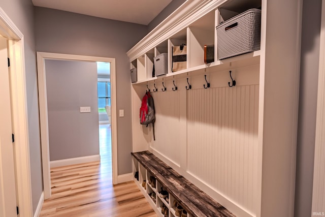 4663 Beringer Dr, Lafayette, IN 47909 - mudroom featuring light wood-style flooring and baseboards