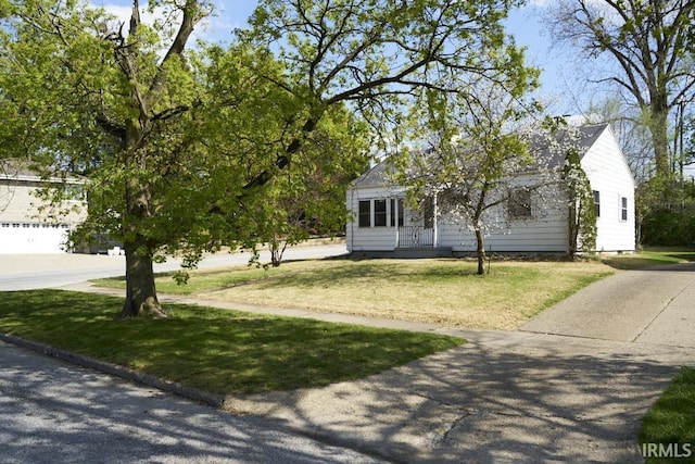 view of front of house with a front yard