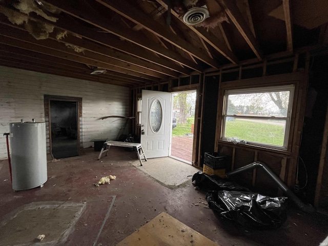 miscellaneous room with gas water heater