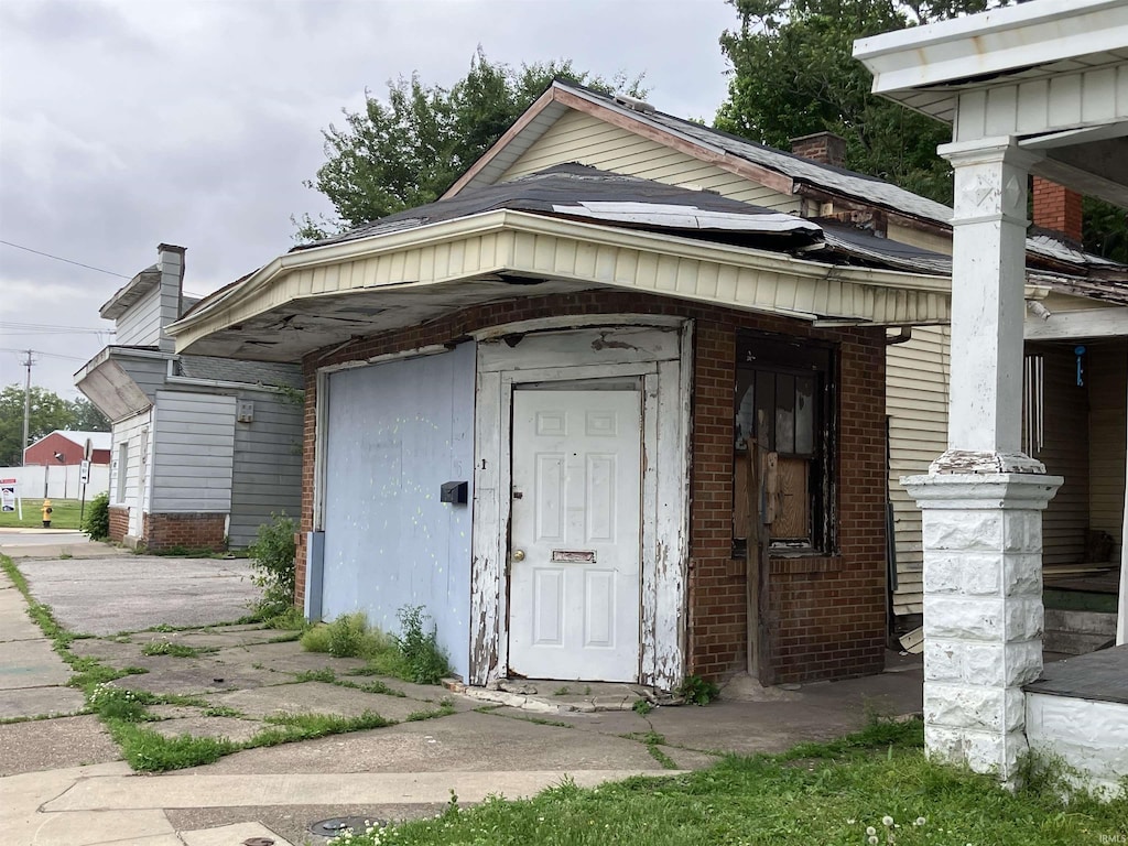 view of outbuilding