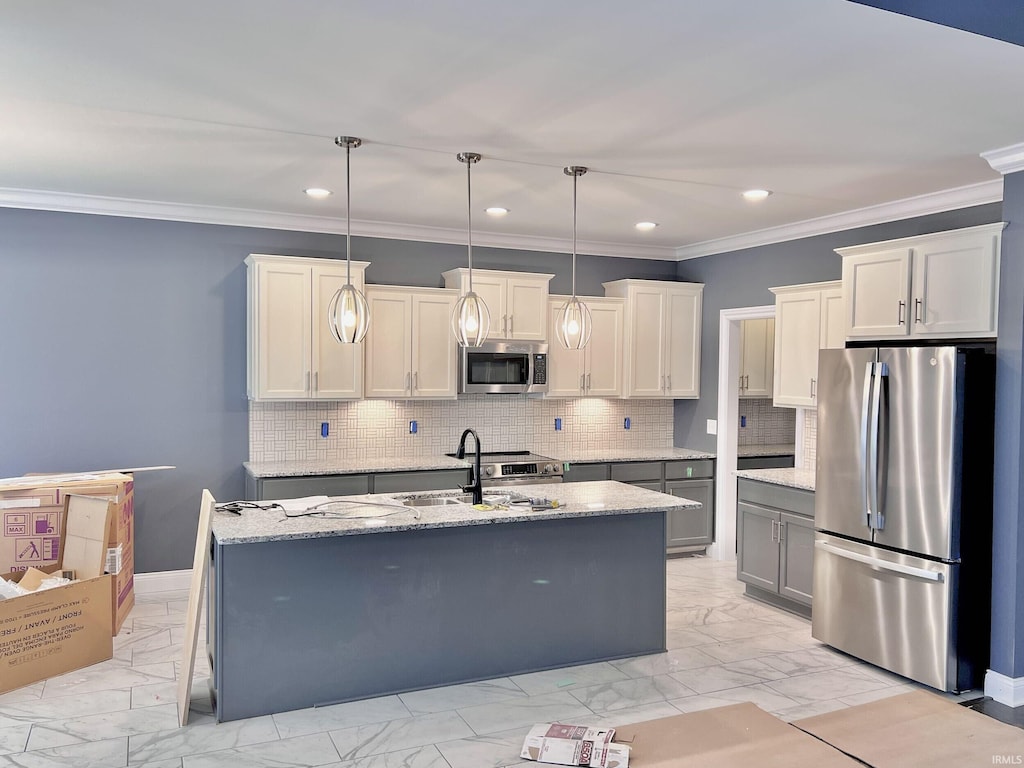 kitchen featuring a sink, stainless steel appliances, a center island with sink, marble finish floor, and recessed lighting
