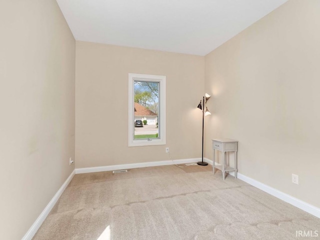 1817 Prestwick Ln, Fort Wayne, IN 46814 - unfurnished room with carpet flooring, baseboards, and visible vents