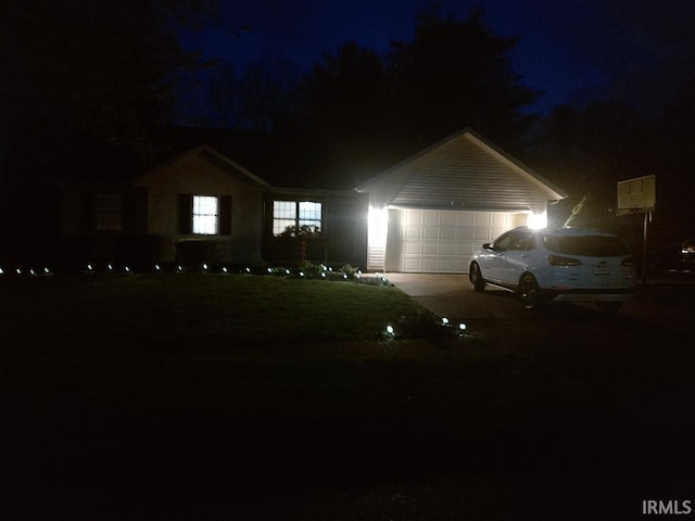 337 W White Pine Ct, Bloomington, IN 47403 - single story home featuring concrete driveway and an attached garage