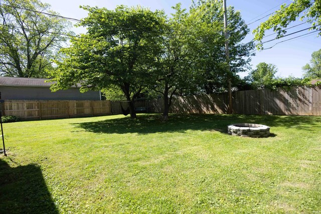 1732 Marbo Ave, Evansville, IN 47714 - view of yard with a fire pit