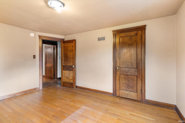 405 W Rudisill Blvd, Fort Wayne, IN 46807 - unfurnished room with light wood finished floors, visible vents, and baseboards