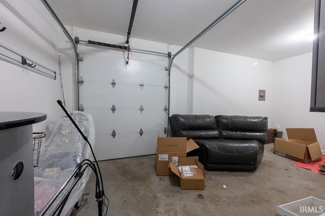 5318 Claiborn Ct, Newburgh, IN 47630 - view of garage