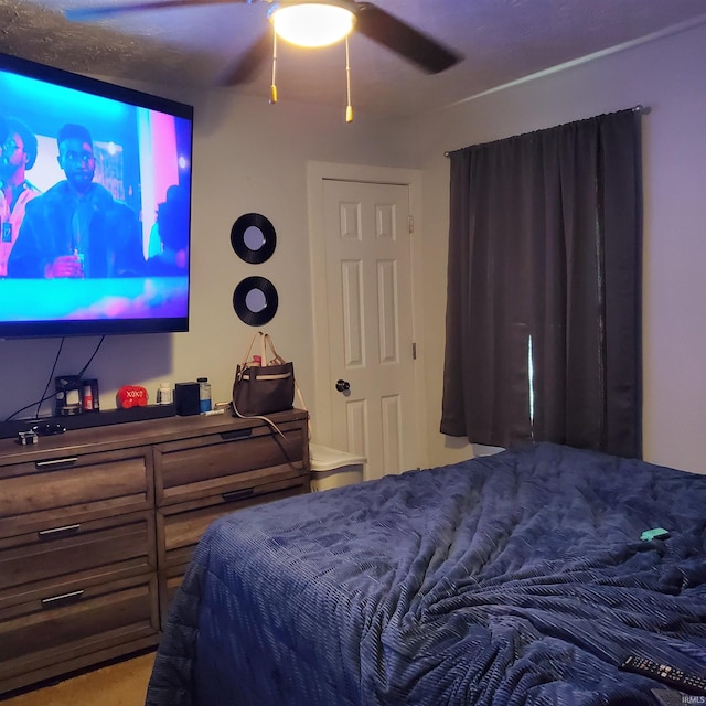 1202 Magnolia Ave, Frankfort, IN 46401 - bedroom featuring a ceiling fan