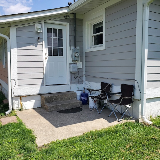 1202 Magnolia Ave, Frankfort, IN 46401 - view of exterior entry