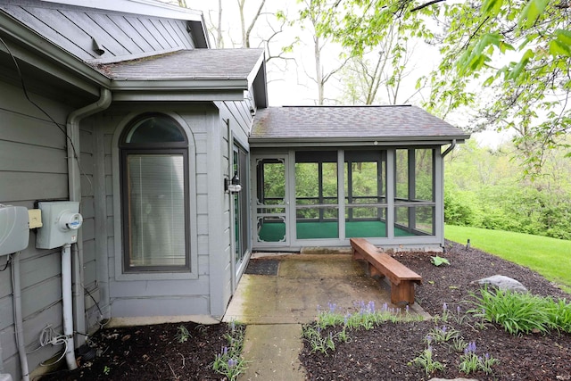 7001 Sweet Gum Ct, Fort Wayne, IN 46804 - view of exterior entry with a shingled roof