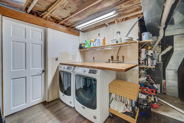 laundry room featuring washing machine and dryer