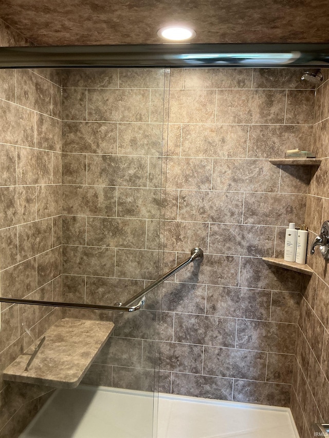 12217 Harvest Bay Dr, Fort Wayne, IN 46845 - bathroom with a tile shower and recessed lighting