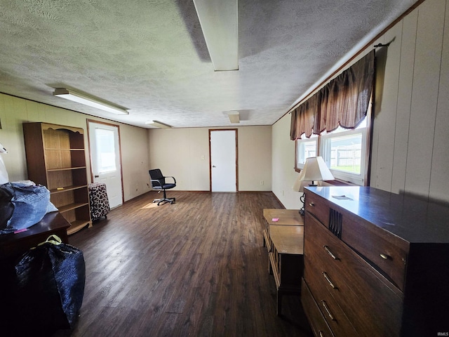 4980 W 200 N, Kokomo, IN 46901 - living area featuring wood finished floors and a textured ceiling